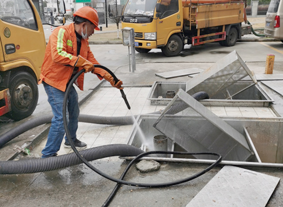 黄竹镇隔油池清理